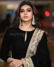 Actress Dushara Vijayan at Raayan Pre Release Event Pictures 08