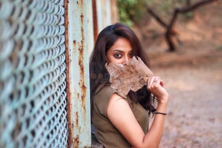 Actress Gauthami Nair Photoshoot Pictures