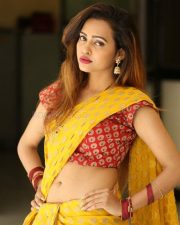 Actress Geetha Shah Hot Photos