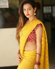 Actress Geetha Shah Hot Photos