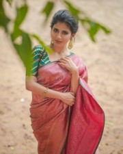 Actress Iswarya Menon Stunning Saree Photo Shoot Pictures