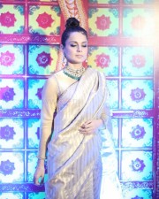 Actress Kangana Ranaut at Chandramukhi 2 Movie Pre Release Event Stills 17