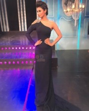 Actress Mouni Roy Pics