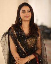 Actress Priyanka Arul Mohan at OG Interview Photos 29