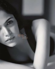 Actress Shriya Pilgaonkar Photos