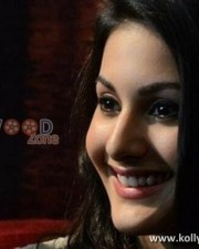 Anegan Heroine Amyra Dastur Photos