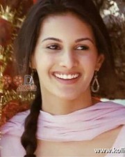 Anegan Heroine Amyra Dastur Photos