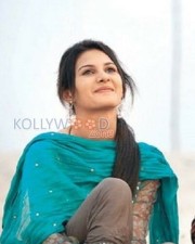 Anegan Heroine Amyra Dastur Photos