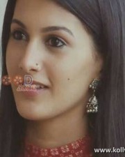 Anegan Heroine Amyra Dastur Photos