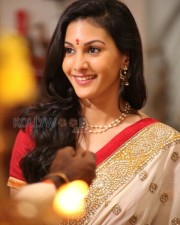 Anegan Movie Heroine Amyra Photos