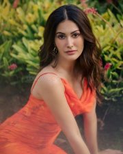 Beautiful Amyra Dastur in a Red Bodycon Dress Pictures 02