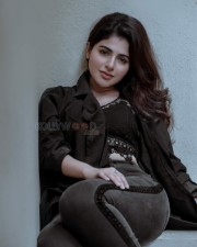 Beautiful Iswarya Menon Black Dress Photos 01 Beautiful Iswarya Menon Black Dress Photos 01