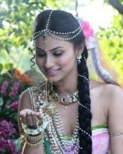 Beautiful Mouni Roy Photos