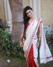 Beautiful Mouni Roy Photos