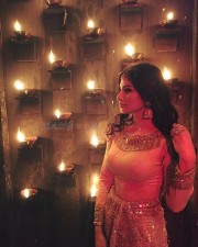 Beautiful Mouni Roy Photos