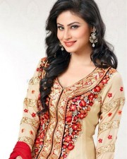 Beautiful Mouni Roy Photos