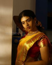 Bodhai Yeri Budhi Maari Movie Heroine Dushara Vijayan Photos