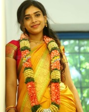 Bodhai Yeri Budhi Maari Movie Heroine Dushara Vijayan Photos