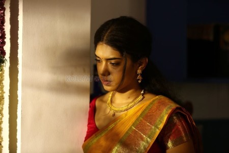 Bodhai Yeri Budhi Maari Movie Heroine Dushara Vijayan Photos