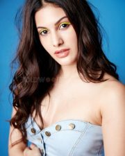 Bollywood Actress Amyra Dastur New Photoshoot Stills 02