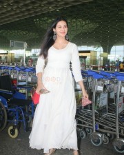 Bollywood Actress Amyra Dastur spotted at Airport Departure Pictures