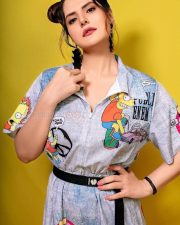 Bollywood Actress Zareen Khan Attractive Photos 01