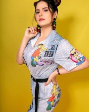 Bollywood Actress Zareen Khan Attractive Photos 03