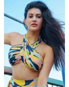 Dongri to Dubai Actress Amyra Dastur Bikini Pictures 05