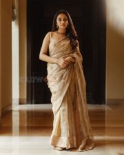 Elegant Actress Priyanka Arul Mohan in a Cream embroidered silk saree Photos 03 Elegant Actress Priyanka Arul Mohan in a Cream embroidered silk saree Photos 03