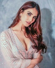 Fashion Beauty Vaani Kapoor Sexy Pictures 35