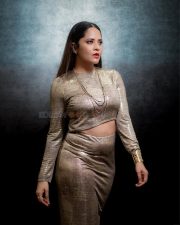 Glamorous Anasuya Bharadwaj in a Golden Dress Photos 04