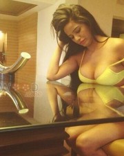 Poonam Pandey 32 Glamour Model Poonam Pandey Hot Cleavage Photos