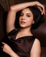 Gorgeous Ritu Varma in a Black Sleeveless Nightwear Pictures 03 Gorgeous Ritu Varma in a Black Sleeveless Nightwear Pictures 03