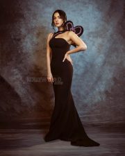 Gorgeous Sonal Chauhan in a Striking Black Dress Photos 02
