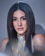 Hot Amyra Dastur in a Silver Shimmery Bodycon Dress Photos 02