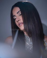 Hot Amyra Dastur in a Silver Shimmery Bodycon Dress Photos 03