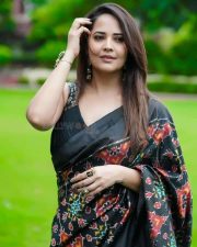 Hot Anasuya Bharadwaj in Black Floral Saree Photos 03 Hot Anasuya Bharadwaj in Black Floral Saree Photos 03