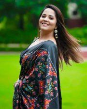 Hot Anasuya Bharadwaj in Black Floral Saree Photos 04 Hot Anasuya Bharadwaj in Black Floral Saree Photos 04
