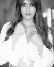 Ileana Dcruz Black and White Beautiful Picture 01