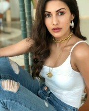 Kadhalai Thedi Nithya Nandha Heroine Amyra Dastur Sexy Photos