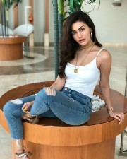 Kadhalai Thedi Nithya Nandha Heroine Amyra Dastur Sexy Photos