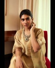 Kazhuvethi Moorkkan Heroine Dushara Vijayan Pictures 03