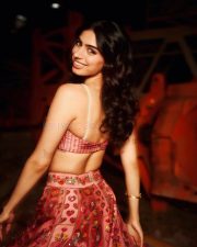 Loveyapa Actress Khushi Kapoor in a Two Piece Lehenga with a Heart Shaped Blouse Pictures 08
