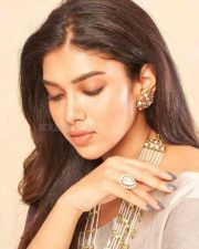 Natchathiram Nagargiradhu Heroine Dushara Vijayan Sexy Photoshoot Stills 01