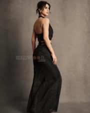 Sarvagunn Sampanna Heroine Vaani Kapoor in a Black Halter Style Backless Cropped Blouse with a Matching High Waisted Skirt Pictures 02 Sarvagunn Sampanna Heroine Vaani Kapoor in a Black Halter Style Backless Cropped Blouse with a Matching High Waisted Skirt Pictures 02