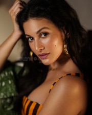 Sensual Amyra Dastur Pictures 01