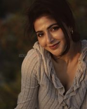 Sensual Malayalam Beauty Iswarya Menon Cute Photos 01