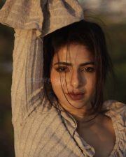 Sensual Malayalam Beauty Iswarya Menon Cute Photos 02