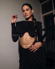 Sensuous Amyra Dastur Navel in a Black Cut Out Two Piece Dress at GQ Fashion Awards Photos 01