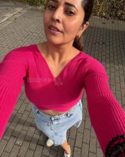 Sexy Anasuya Bharadwaj Selfies in Pink Pictures 02